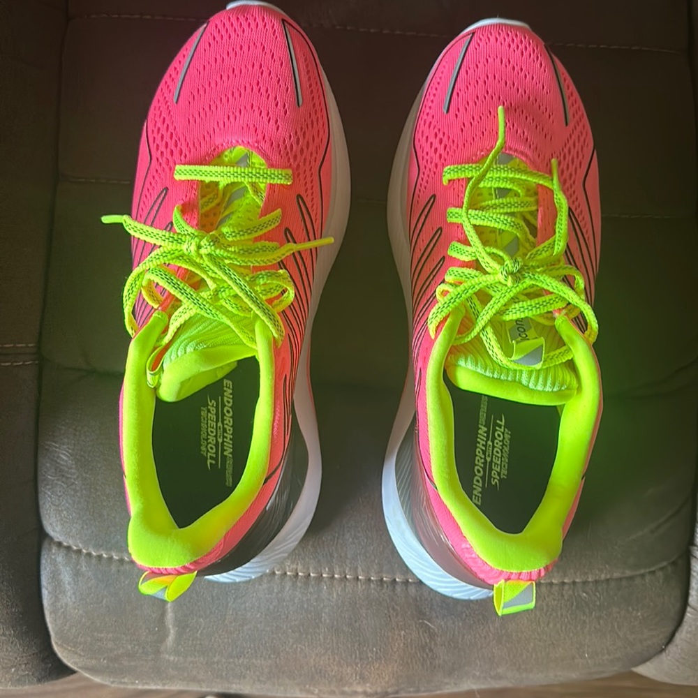 Women’s Saucony Shoes